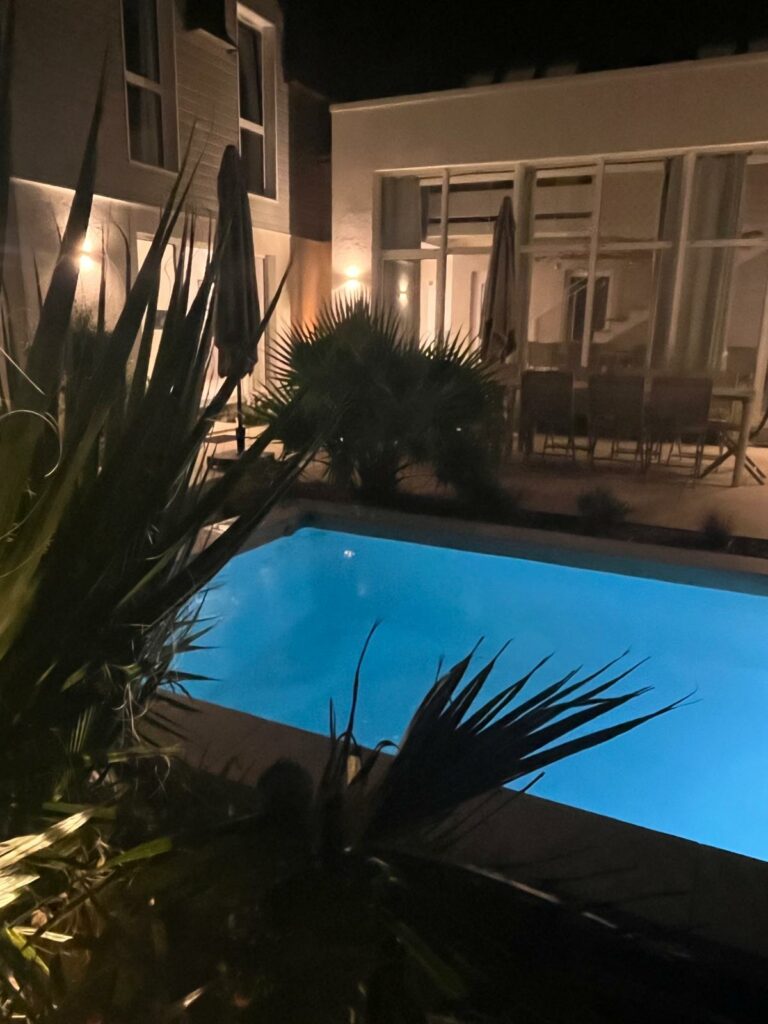 La Piscine du Loft Les Palissades by La Mer Du Bon Côté